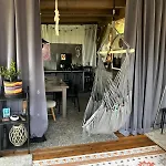 Parque de Campismo Glamping Karavan U Konopiste *