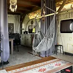 Glamping Karavan U Konopiste Parque de Campismo Chrastany (Benesov)