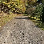 Glamping Karavan U Konopiste キャンプ場 Chrastany (Benesov)