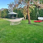 キャンプ場 Glamping Karavan U Konopiste Chrastany (Benesov)