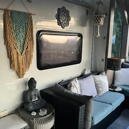 Glamping Karavan U Konopiste Campsite *