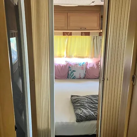 Campsite Glamping Karavan U Konopiste
