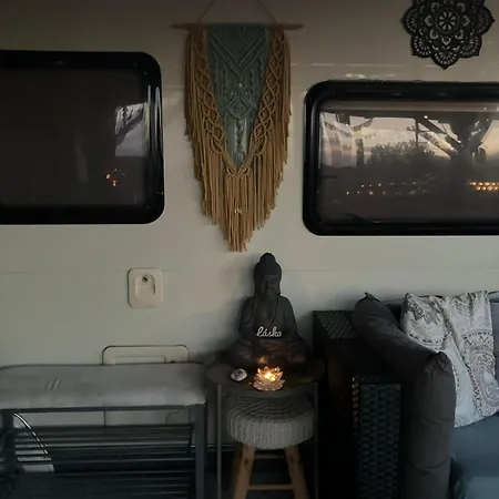 Glamping Karavan U Konopiste Kemp Chrastany (Benesov)