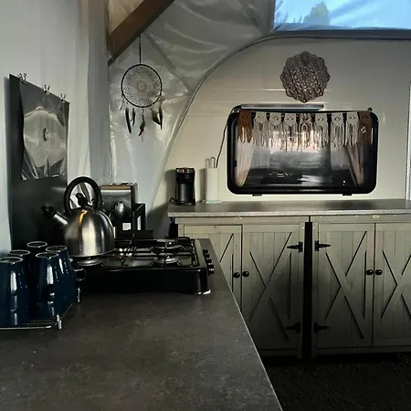 Glamping Karavan U Konopiste Campsite *