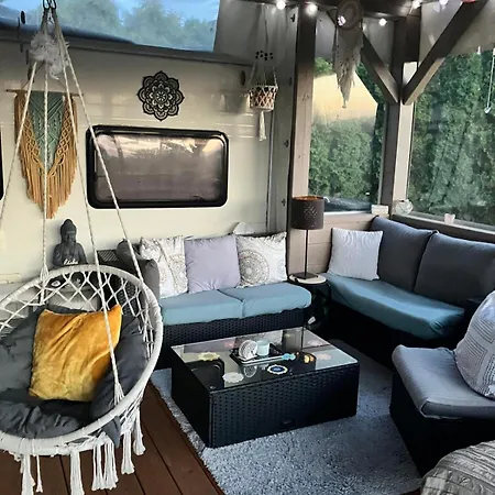 Glamping Karavan U Konopiste Chrastany (Benesov)
