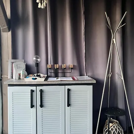 Glamping Karavan U Konopiste * Chrastany (Benesov)