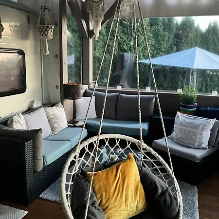Kemp Glamping Karavan U Konopiste