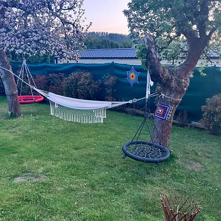 Glamping Karavan U Konopiste *