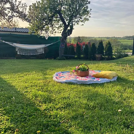 Campsite Glamping Karavan U Konopiste *