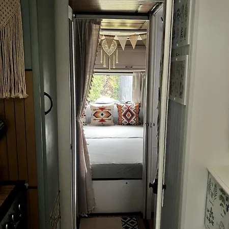 Glamping Karavan U Konopiste * Chrastany (Benesov)