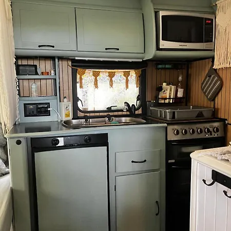Glamping Karavan U Konopiste