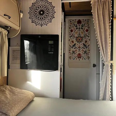 Parque de Campismo Glamping Karavan U Konopiste