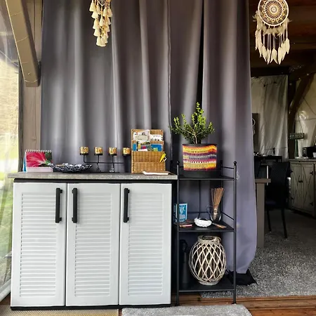 Glamping Karavan U Konopiste * Chrastany (Benesov)