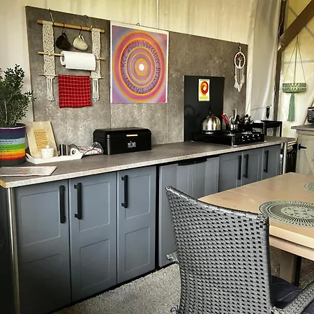 Parque de Campismo Glamping Karavan U Konopiste