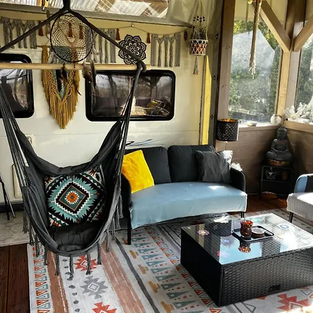 Glamping Karavan U Konopiste * Chrastany (Benesov)
