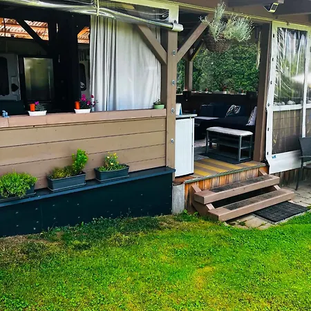 Glamping Karavan U Konopiste *