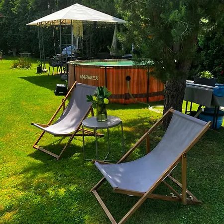 Glamping Karavan U Konopiste * Chrastany (Benesov)