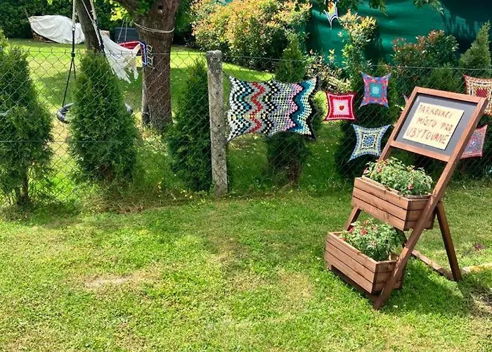 Camping Glamping Karavan U Konopiste *