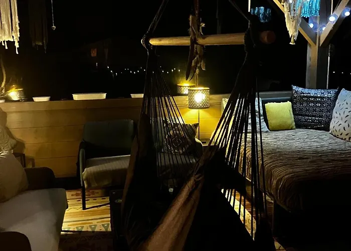Glamping Karavan U Konopiste Parque de Campismo Chrastany (Benesov)